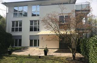 Wohnung kaufen in 76530 Innenstadt, Attraktive gepflegte, möblierte Terrassenwohnung in sehr ruhiger, aber zentraler Lage