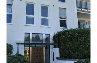 Wohnung kaufen in 76530 Innenstadt, Attraktive gepflegte, möblierte Terrassenwohnung in sehr ruhiger, aber zentraler Lage