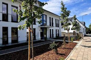 Anlageobjekt in 40883 Ratingen, Vermietete Neubauwohnung mit großzügigem Grundriss und geräumiger Loggia! Perfekte