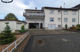 Haus kaufen in Friedhofstraße 10, 66894 Bechhofen, Geräumiges Zweifamilienhaus in vielen Bereichen saniert mit großem Grundstück