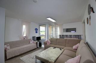 Wohnung kaufen in 72474 Winterlingen, Helles Wohnen in Bestform: Modernisierte Wohnung mit zwei Balkonen