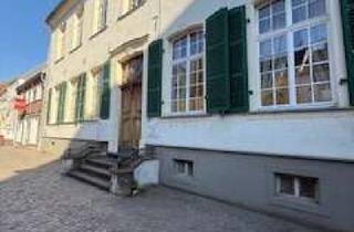 Wohnung kaufen in Hauptstr. 97, 50126 Bergheim, Attraktive 4-Zimmer Dachgeschosswohnung im Herzen Bergheims