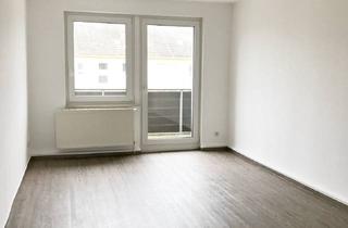 Wohnung mieten in Schulstrasse, 18519 Miltzow, Modern renovierte 3-Raum-Wohnung mit Balkon in Reinkenhagen