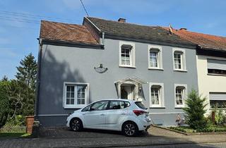 Einfamilienhaus kaufen in Kantstr. 47, 66636 Tholey, Saniertes Einfamilienhaus / Garage in Tholey-Neipel