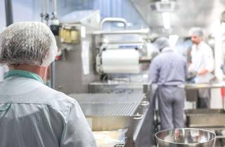 Immobilie kaufen in 25451 Quickborn, Meat Production Property / Production Facility for Sale, Near by Hamburg/Germany
