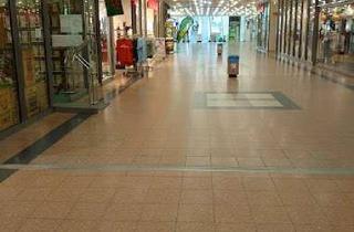 Geschäftslokal mieten in Mühlhäuser Straße 110, 99817 Stadtmitte, Freie Ladenfläche - 114m² in Top-Lage, ehemals Eisdiele!