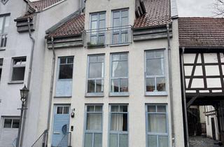 Haus kaufen in Schmiedsgasse 18, 36381 Schlüchtern, A-Stadtlage: Zweiparteienhaus in Schlüchtern. Eigenheim oder Anlageobjekt