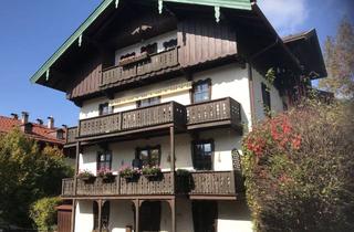 Wohnung kaufen in 83684 Tegernsee, Tegernsee -zentral- Gefällige 2,5-Zimmer-DG-Wohnung, Ost-u. Südbalkon, charmanter Altbau (saniert)