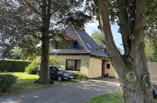 Einfamilienhaus kaufen in Bahnhofstraße 2a, 25764 Wesselburen, Gepflegtes Einfamilienhaus mit schönem Garten in Zentrumsnähe!