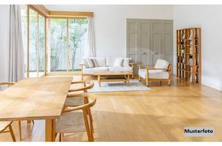 Haus kaufen in Parkstraße, 17459 Loddin, Klein, aber Mein! Kleines Wochenendhäuschen im Wald