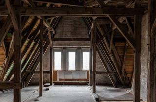 Wohnung kaufen in 10318 Karlshorst, Dachgeschossrohling im Altbau mit Dachterrasse – provisionsfrei für den Erwerber!