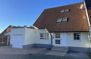 Einfamilienhaus kaufen in 79283 Bollschweil, Einfamilienhaus in ruhiger Lage mit Garage und Carport in BollschweilSofort verfügbar.