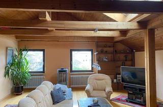 Wohnung kaufen in 61130 Nidderau, Gemütliche Dachgeschosswohnung in kleiner Wohneinheit und guter Lage