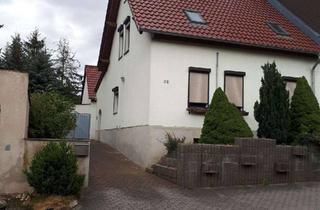 Reihenhaus kaufen in Helmsdorfer Straße 30, 06347 Heiligenthal, Stilvolles, geräumiges und modernisiertes 4-Zimmer-Reihenhaus in Gerbstedt zur Kapitalanlage