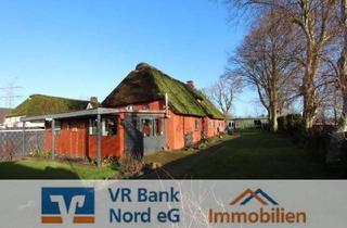 Haus kaufen in 25899 Klixbüll, Charmantes und modernisiertes Reetdachhaus/EFH mit PV-Anlage und Garage in Ortsrandlage