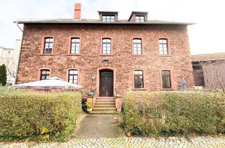 Wohnung kaufen in 63075 Rumpenheim, Stilvolles Wohnen im Dachgeschoss: Lichtdurchflutete 3-Zimmer-WHG mit EBK + 100 m² Dachbodenfläche