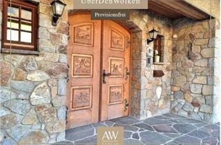 Villa kaufen in 35644 Hohenahr, ***ÜberDenWolken***Barrierefreie Walmdach-Villa mit zwei Einliegerwohnungen + Garagen. Courtagefre