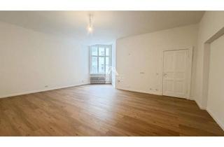 Wohnung kaufen in Kantstraße 22, 10623 Charlottenburg, RENOVIERTE 2-ZIMMERWOHNUNG AM SAVIGNYPLATZ | PROVISIONSFREI