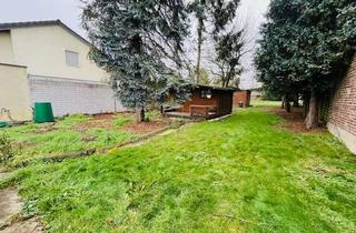 Grundstück zu kaufen in 50181 Bedburg, **Grundstücks-Juwel im Ortskern von Kirchhherten mit 2,5 geschossiger Bauweise und grossem Ga