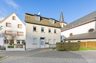 Haus kaufen in Bahnhofstraße, 56348 Kestert, Zweifamilienhaus in Kestert sucht neuen Kapitalanleger!