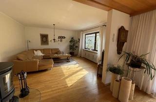 Haus kaufen in Kollböckstr. 19, 94439 Roßbach, Gemütliches Zuhause mit Gartenparadies und viel Platz für die ganze Familie!
