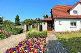 Doppelhaushälfte kaufen in Satower Straße 95, 18059 Hansaviertel, sanierungsbedürftige erweiterbare Doppelhaushälfte in Stadtweide mit 4,5 Zimmern, Garage, Keller
