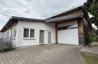 Gewerbeimmobilie kaufen in Im Brühl, 73113 Ottenbach, Vielseitige Gewerbehalle mit Bürogebäude und Garagenanbau