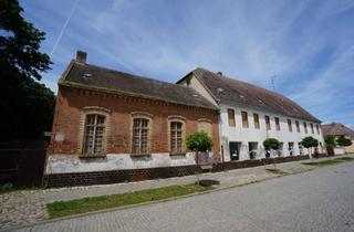 Anlageobjekt in Döbener Straße 36, 39249 Gnadau, Entwicklungs- und Denkmalschutzobjekt + Grundstückpaket