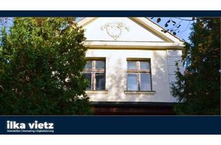 Haus kaufen in 03103 Neupetershain, Historisches Herrenhaus mit großem Park (Denkmal)