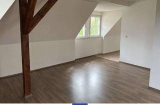 Wohnung mieten in 01591 Riesa, Individuelle und geräumige Dachwohnung! Tageslichtbad mit Wanne und Dusche!