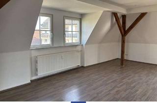 Wohnung mieten in 01591 Riesa, Individuelle und geräumige Dachwohnung! Tageslichtbad mit Wanne und Dusche!