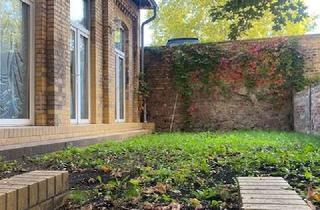 Wohnung mieten in Wilhelm-Külz-Str., 06108 Halle, 6- Raum Wohnung mit Garten mitten in der Stadt