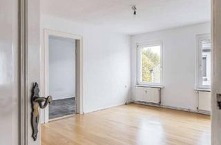 Wohnung kaufen in Wartenburgstraße, 10963 Kreuzberg, Schöne 2-Zimmer Wohnung im renovierten Altbau im Herzen von Kreuzberg ++ Keine Käuferprovision ++