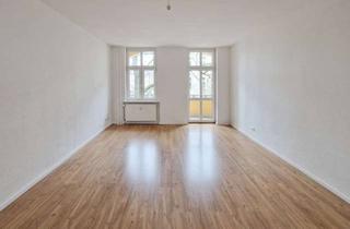 Wohnung mieten in Klosterstraße 5a, 13581 Spandau, Die Altstadt Spandau zum Greifen nahe - Eure 2-Zimmer Wohnung mit EBK und Balkon wartet!