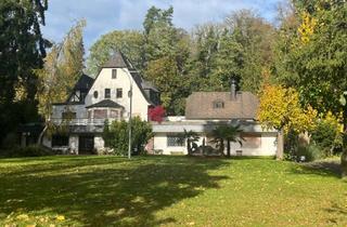 Villa kaufen in Im Bungert 17-19, 53773 Hennef, Großes Anwesen mit Büro/Praxisanbau aus 1986 mit parkähnlichem Garten in Hennef-Bröl