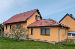Einfamilienhaus kaufen in Dorfstraße, 04938 Uebigau, Schönes Einfamilienhaus mit viel Gestaltungsmöglichkeiten und ruhig gelegen in Langenneuendorf
