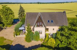 Haus kaufen in Müggenwalde, 18513 Müggenwalde, Eine besondere ImmobilieZweifamilienhaus mit großem Grundstück in wunderbarer Alleinlage in M/V zu verkaufen