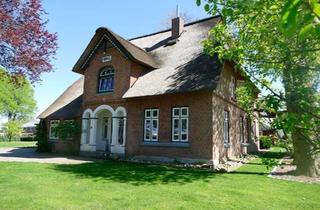 Haus kaufen in Hindorf 14, 25693 St. Michaelisdonn, Malerischer Wohntraum unter Reet auf liebevoll angelegtem Grundstück unweit der Nordsee!