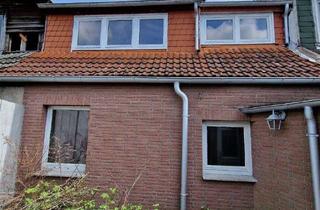 Haus kaufen in 23936 Grevesmühlen, Neuer Preis - 2 Reihenmittelhäuser - Abriss/ Neubau - Sanierung