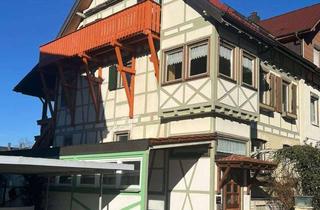 Mehrfamilienhaus kaufen in 72574 Bad Urach, Gelegenheit! - Mehrfamilienhaus mit Potential im Zentrum von Bad Urach