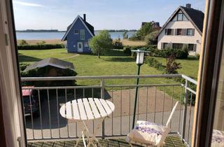 Haus kaufen in Am Breezer Boden 15a, 18569 Neuenkirchen, Bodenblick,Sauna,Kamin,Reetdach,Hafen,gute Fewo Vermietung möglich u Eigennutzung möglich.