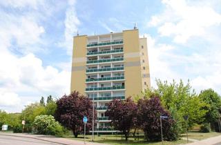 Wohnung mieten in Straße Des Friedens 68, 06217 Merseburg, Merseburg-Süd - schöne 2-Zimmer-Wohnung über den Dächern Merseburgs, Balkon, Tageslichtbad, Lift