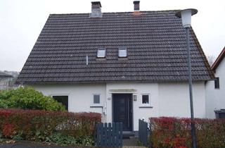Haus kaufen in Am Komberg 62, 36129 Gersfeld, Freistehendes Zweifamilienhaus mit ELW in Top-Lage in Gersfeld zu verkaufen