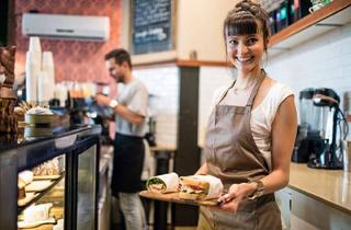 Gewerbeimmobilie kaufen in 76351 Linkenheim-Hochstetten, SAHNESTÜCK! Ladenlokal mit Außenbereich im CARRÉ AM MARKT in Linkenheim-Hoch.