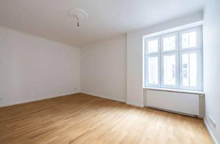 Wohnung kaufen in Transvaalstraße 11, 13351 Wedding, Erstbezug nach Sanierung: Schöne 1-Zimmer-Altbauwohnung - Innenhof - BEZUGSFERTIG & provisionsfrei