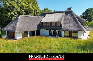 Villa kaufen in 25548 Kellinghusen, Einfach Traumhaft! Umfassend sanierte Reetdachvilla in zentraler Lage von Kellinghusen