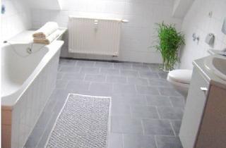 Wohnung mieten in Fritz-Heckert-Siedlung 60, 09337 Hohenstein-Ernstthal, Seltene 4,5-Raum-Wohnung im Dachgeschoss – Wohnen im Grünen! Kautionsfrei!