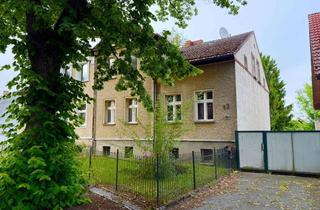 Doppelhaushälfte kaufen in 16321 Bernau bei Berlin, Sanierungsbedürftige Doppelhaushälfte in Bernau OT Schönow