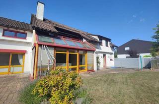 Einfamilienhaus kaufen in 96482 Ahorn, Großzügiiges Wohnhaus mit separat nutzbarem Einliegerbereich