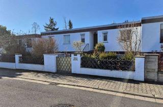 Haus kaufen in Im Winkel, 67273 Weisenheim am Berg, Reihen-Bungalow aus den 1970-ern mit Garage, toller Zuschnitt